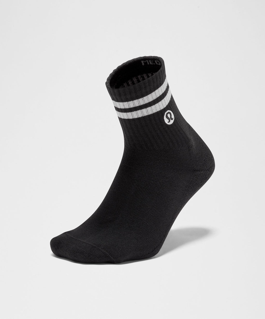 Unisex Daily Essential Quarter SocksStripe
