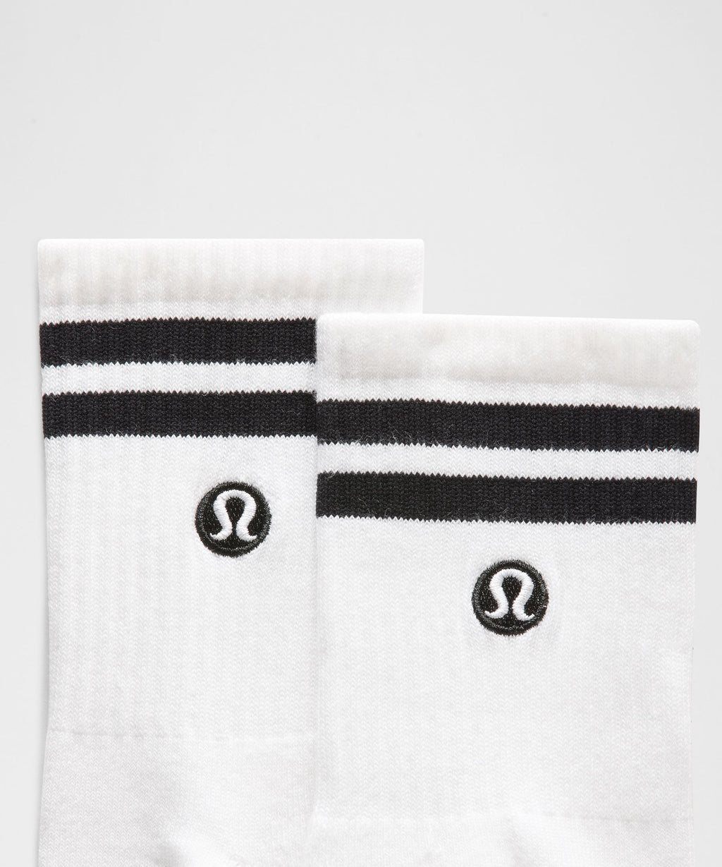 Unisex Daily Essential Quarter SocksStripe