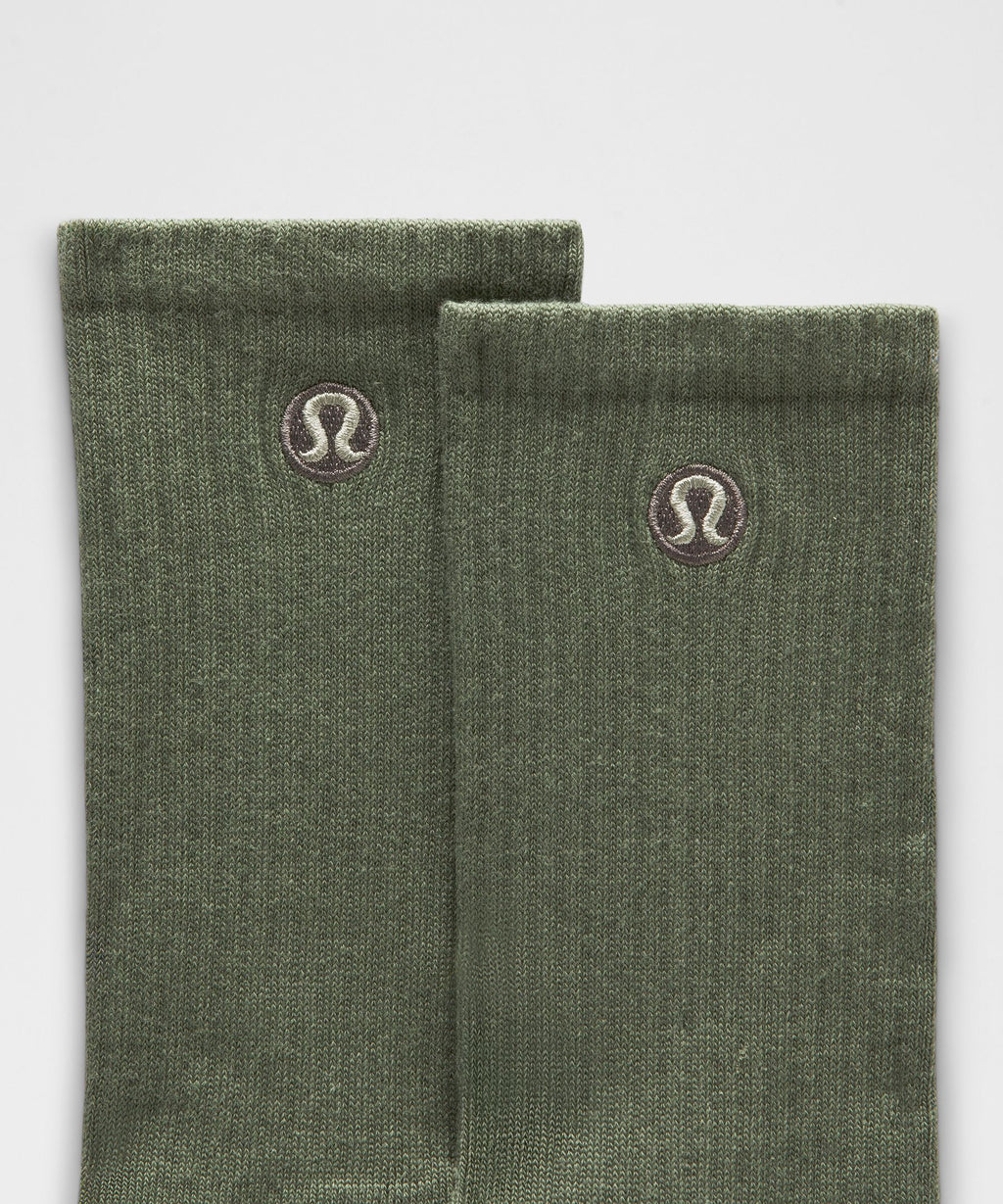 Unisex Daily Essential Crew Socks