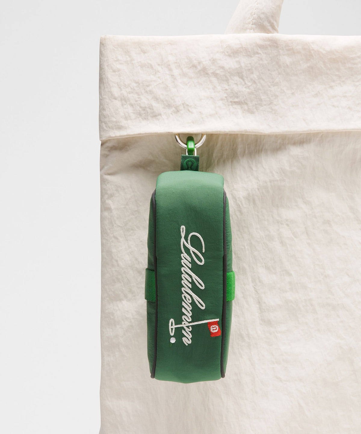 Clippable Nano Golf PouchGolf Flag
