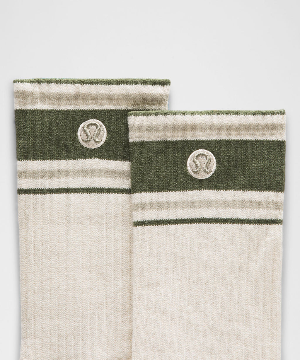 Unisex Daily Essential Crew SocksRetro Stripe