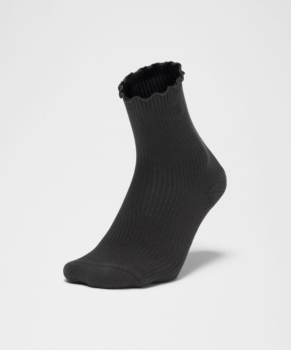 Unisex Lettuce Edge Quarter Socks