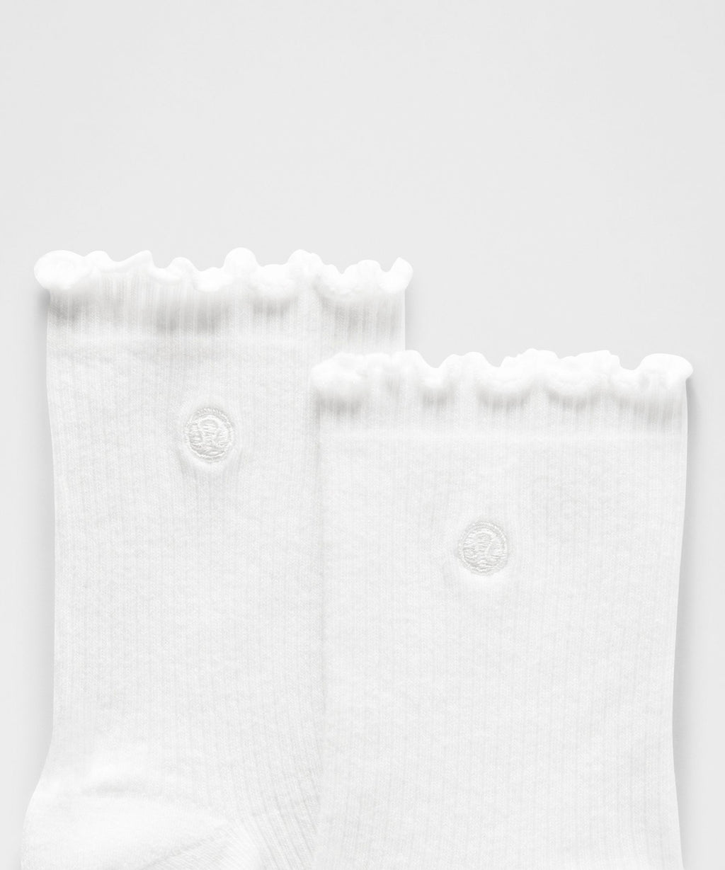 Unisex Lettuce Edge Quarter Socks