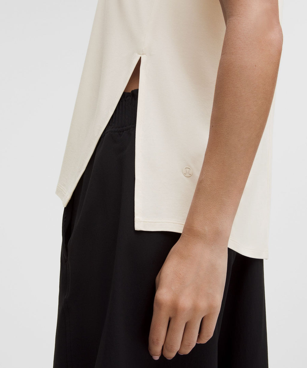 SilkyAppeal Side-Slit Tank Top