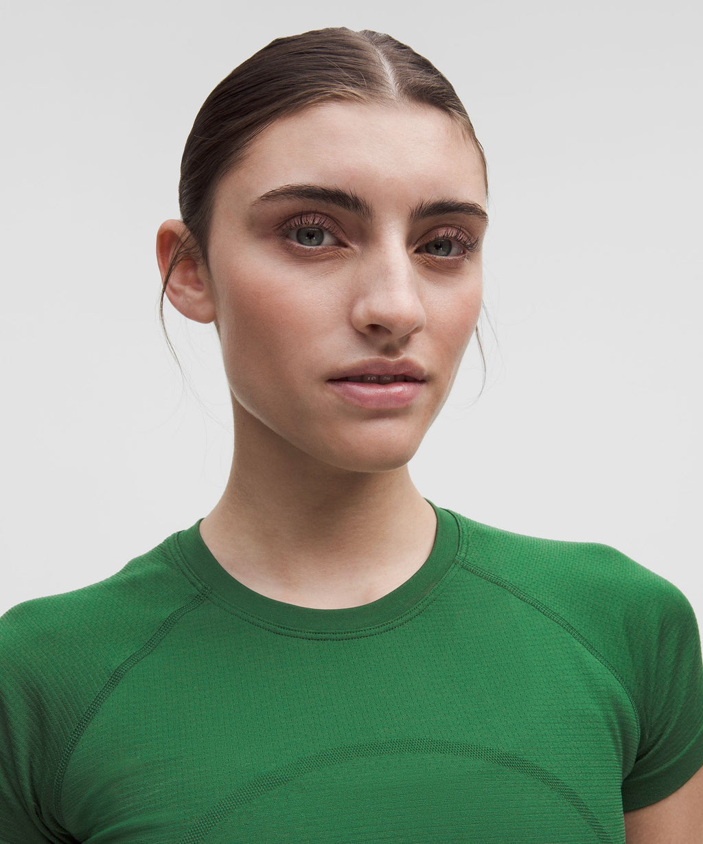 Swiftly Tech Cropped Short-Sleeve Shirt 2.0