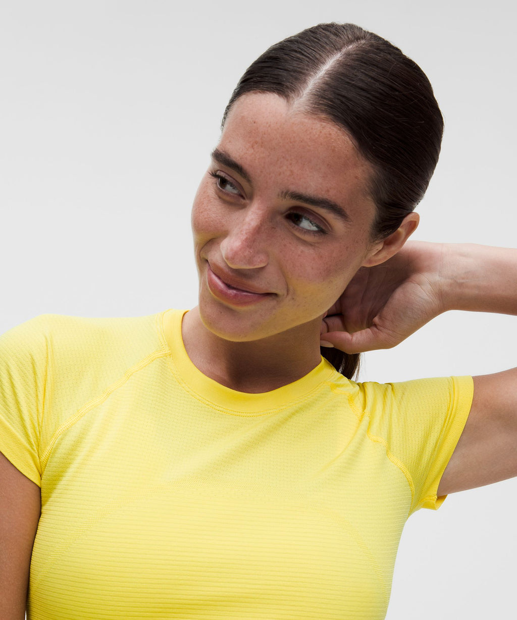 Swiftly Tech Cropped Short-Sleeve Shirt 2.0