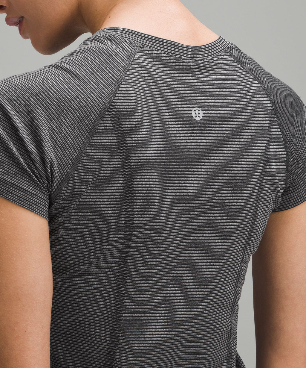 Swiftly Tech Short-Sleeve Shirt 2.0Hip Length