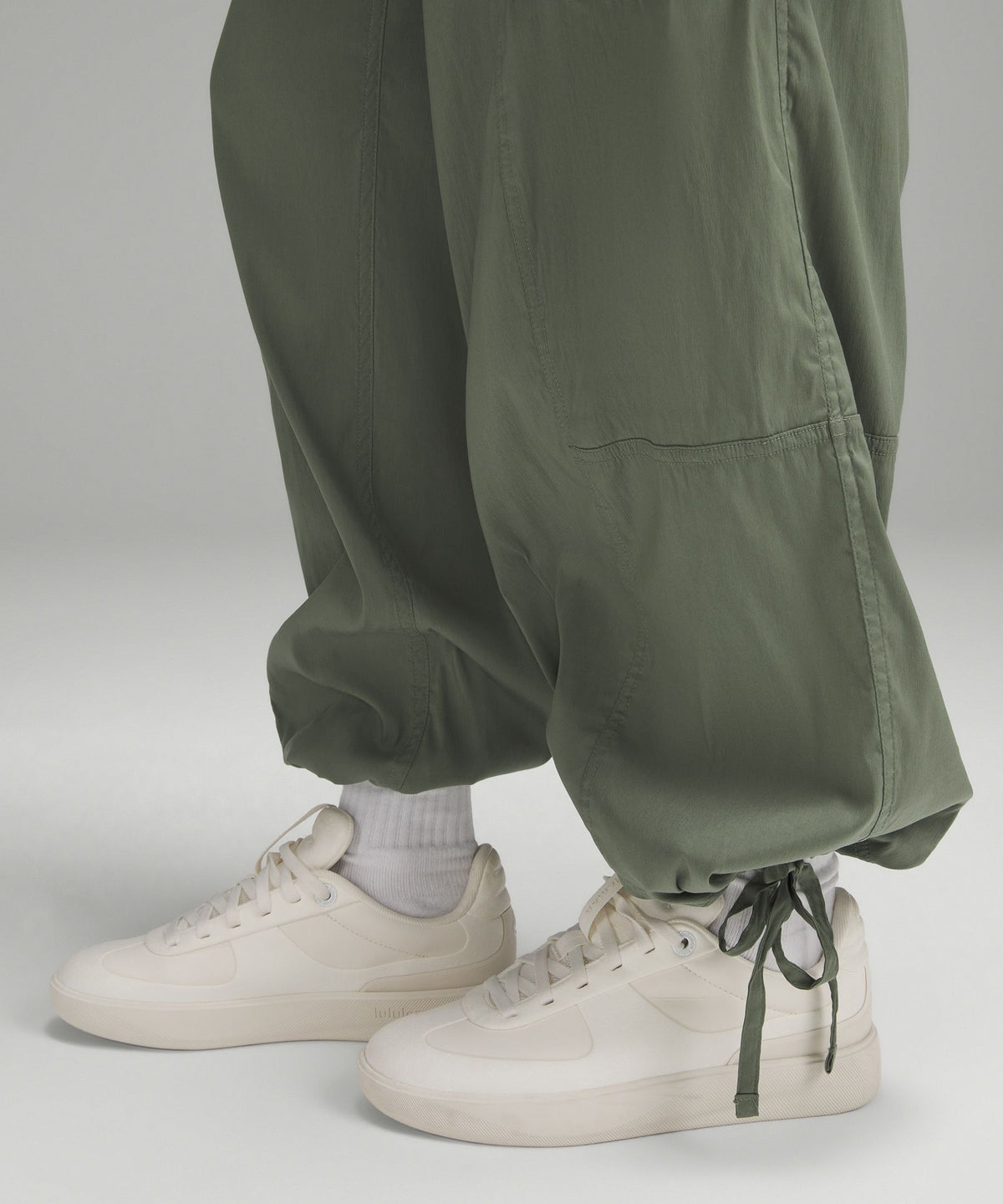 Lightweight Adjustable Mid-Rise Cargo Pant