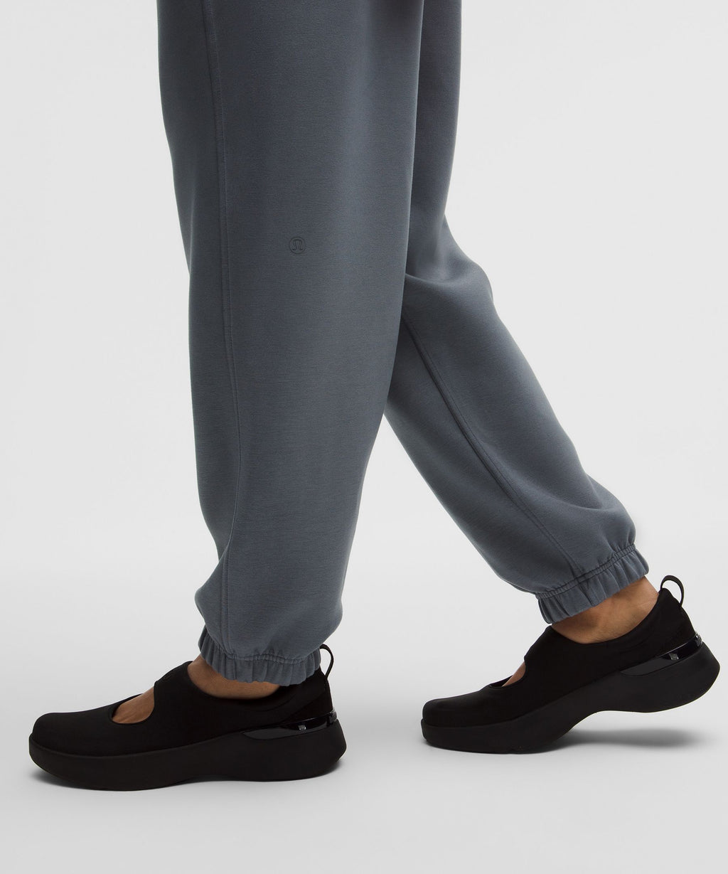 Smooth Spacer Mid-Rise JoggerWash