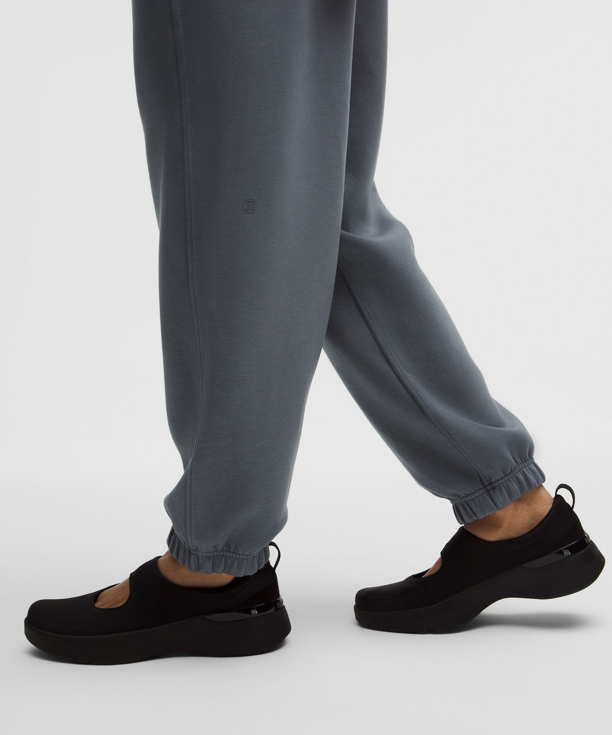 Smooth Spacer Mid-Rise JoggerWash