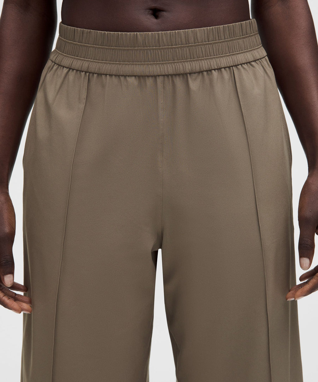 Breezily Mid-Rise Cropped Pant