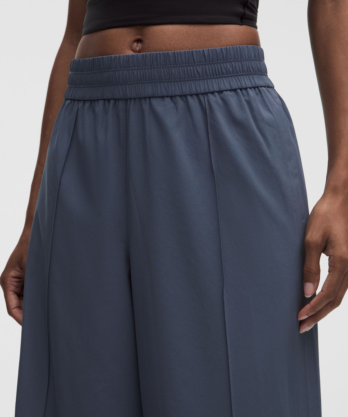 Breezily Mid-Rise Cropped Pant