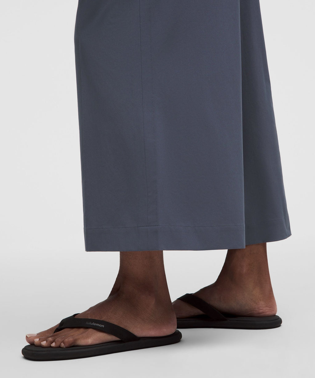 Breezily Mid-Rise Cropped Pant