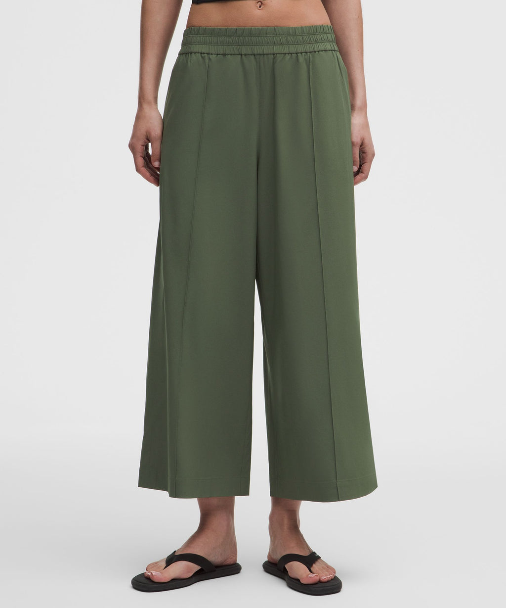 Breezily Mid-Rise Cropped Pant