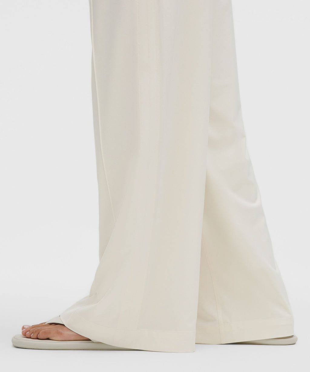 Breezily Mid-Rise PantShort