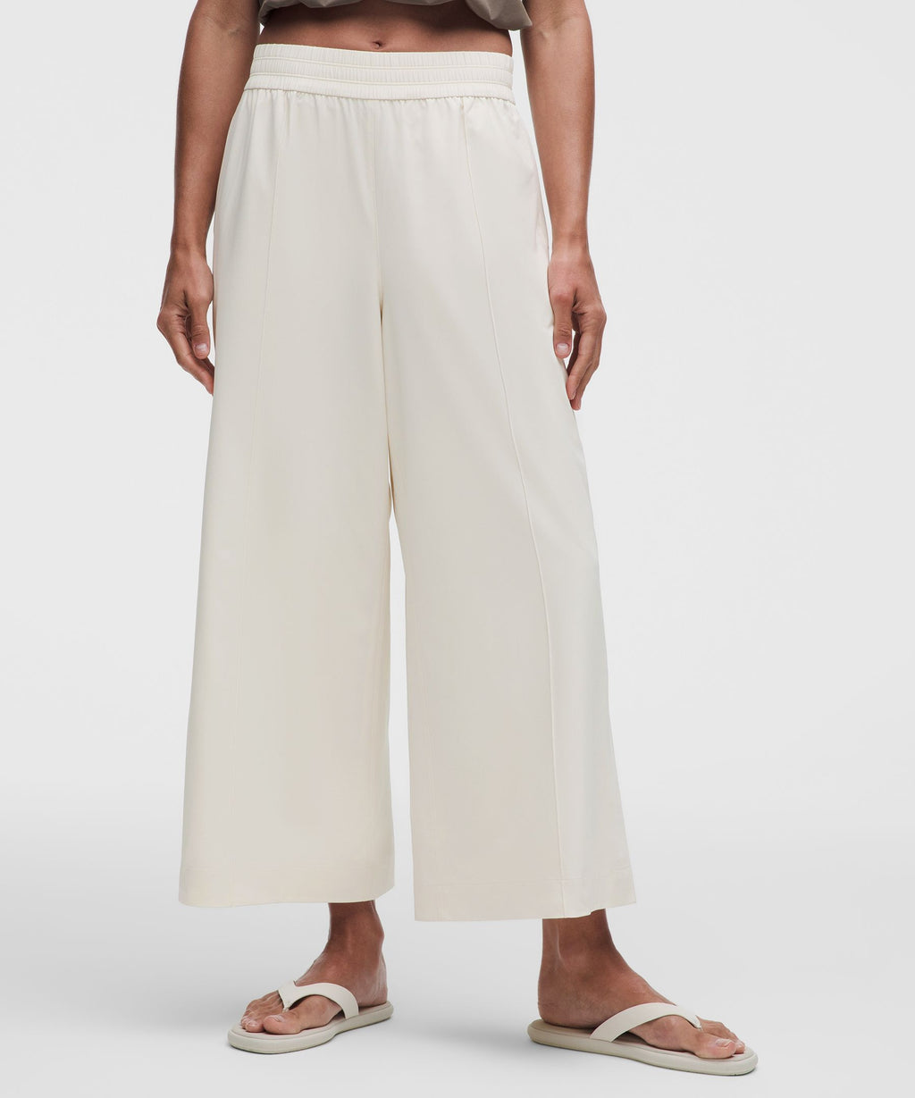 Breezily Mid-Rise Cropped Pant