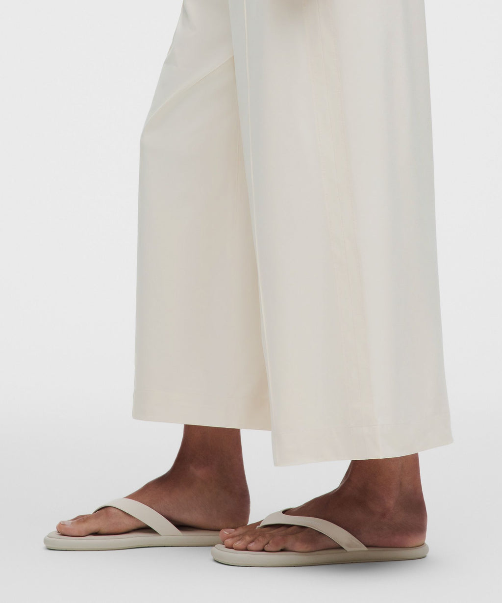 Breezily Mid-Rise Cropped Pant