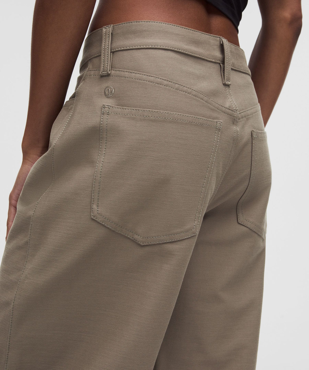 EasyFive Low-Rise Barrel-Leg PantRegular