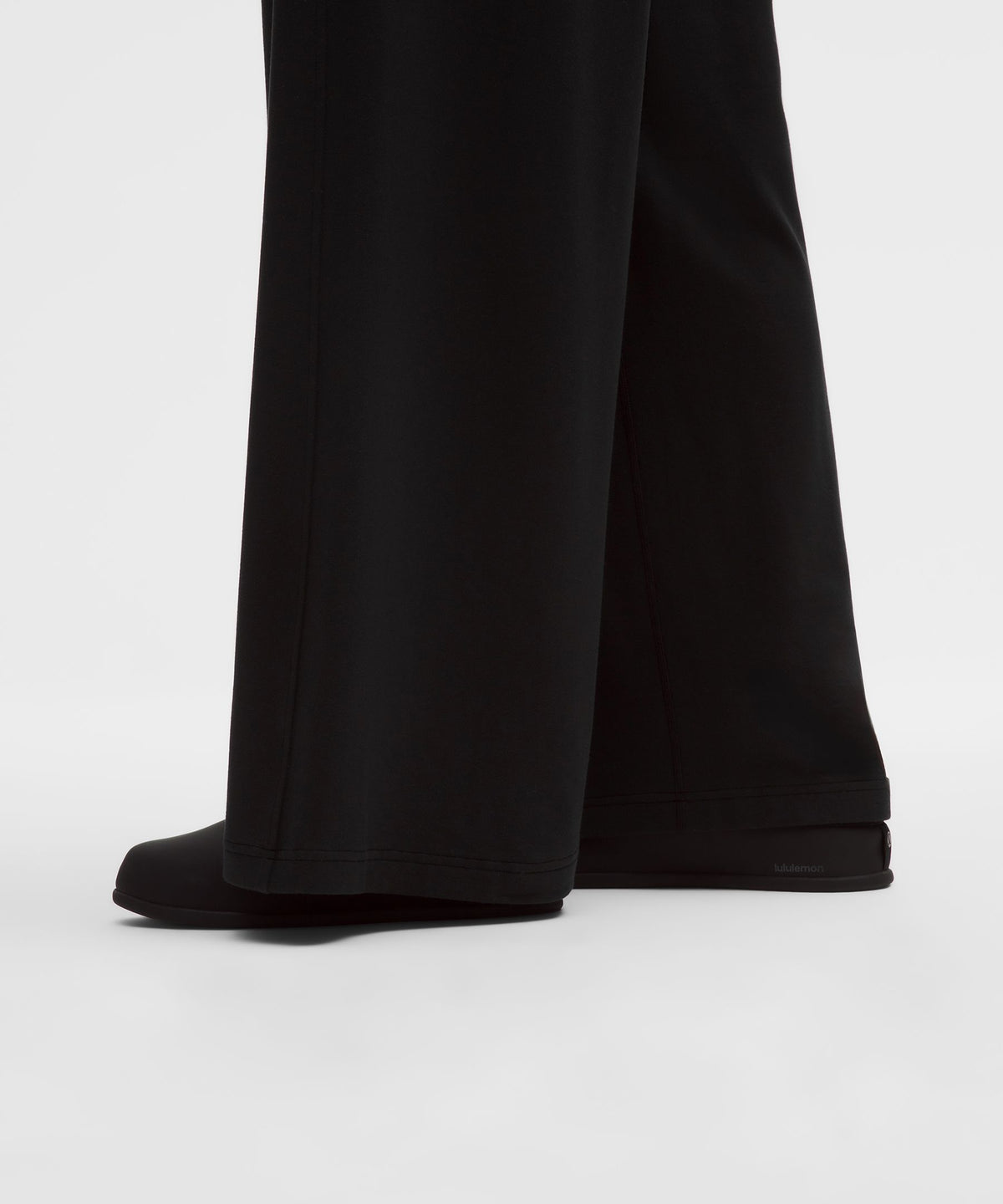BeCalm Mid-Rise Wide-Leg Pant