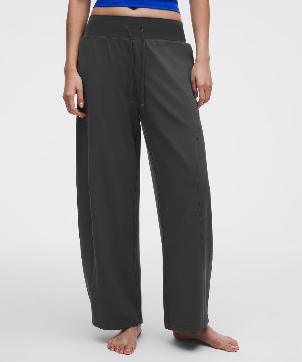 Groove Low-Rise Relaxed Cinch PantRegular