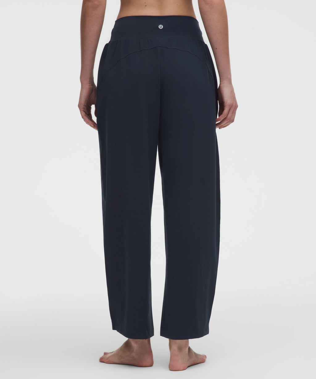 Groove Low-Rise Relaxed Cinch PantRegular