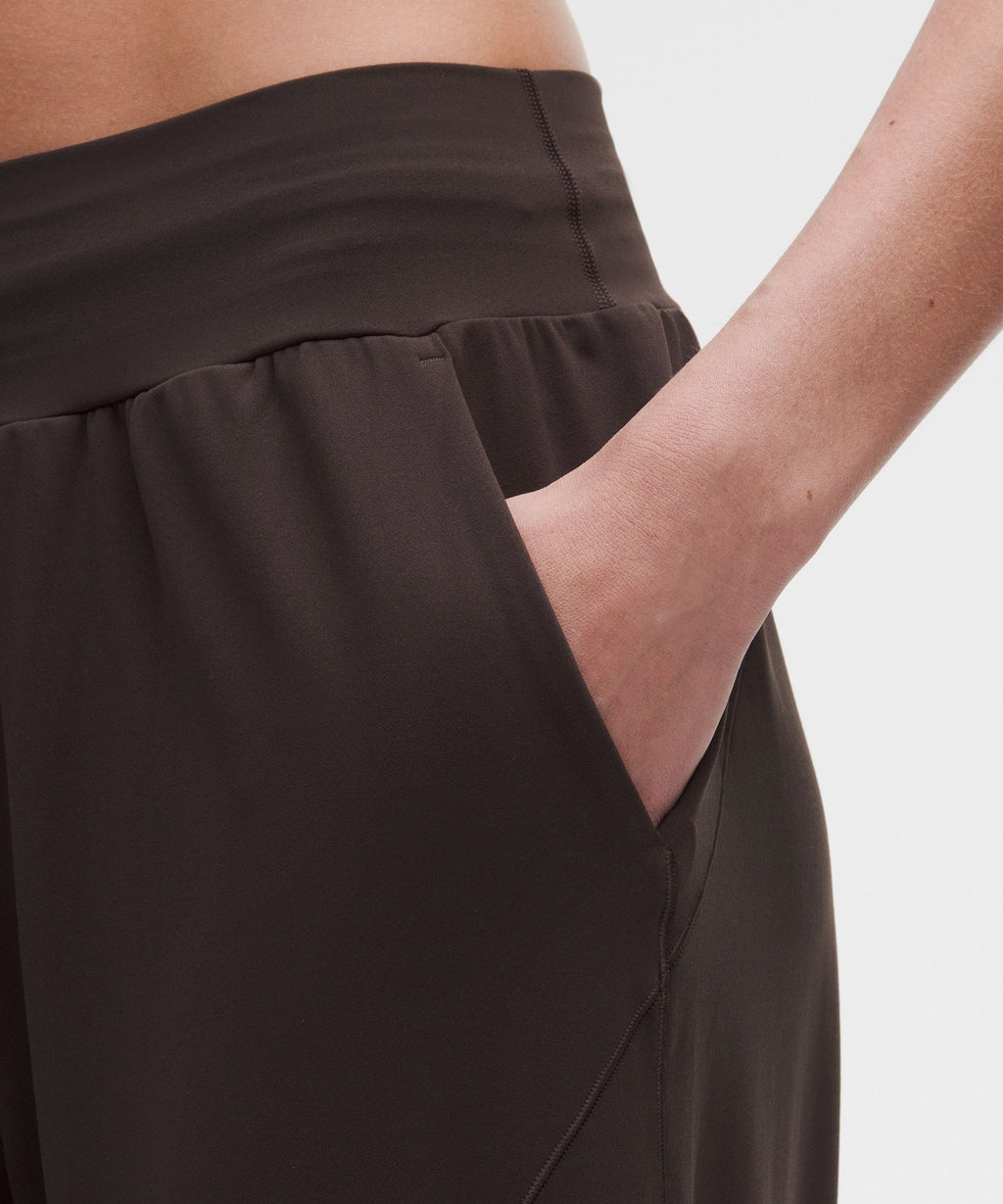 Groove Low-Rise Relaxed Cinch PantRegular