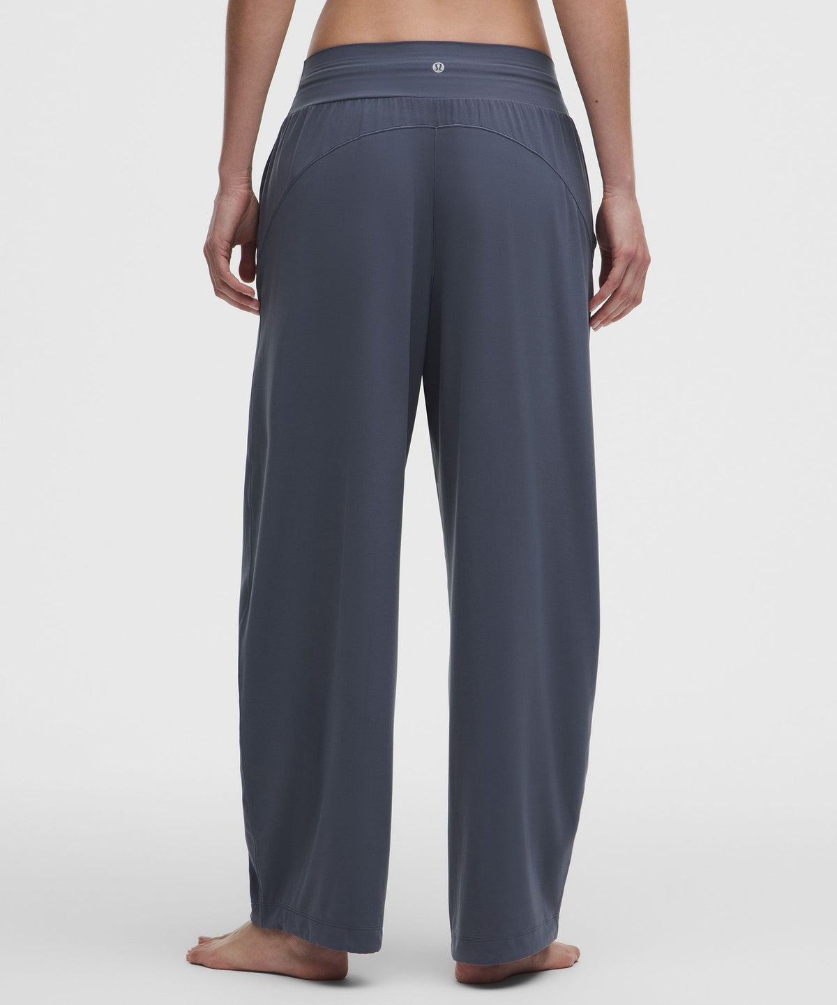 Groove Low-Rise Relaxed Cinch PantRegular