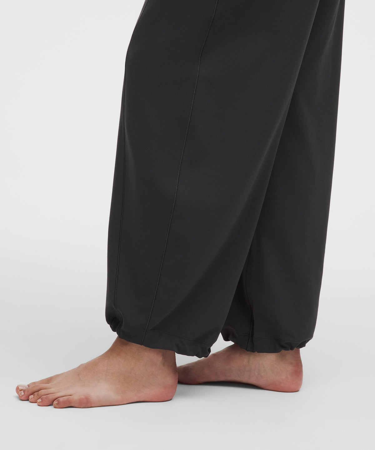 Groove Low-Rise Relaxed Cinch PantShort