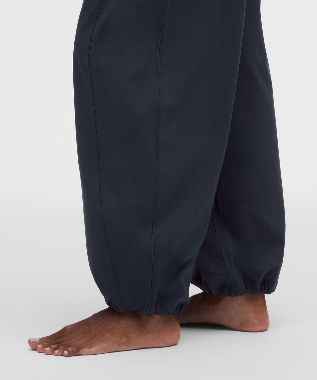Groove Low-Rise Relaxed Cinch PantShort