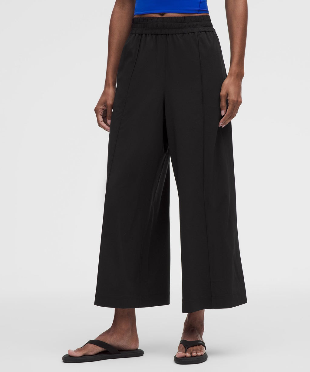 Breezily Mid-Rise Cropped Pant