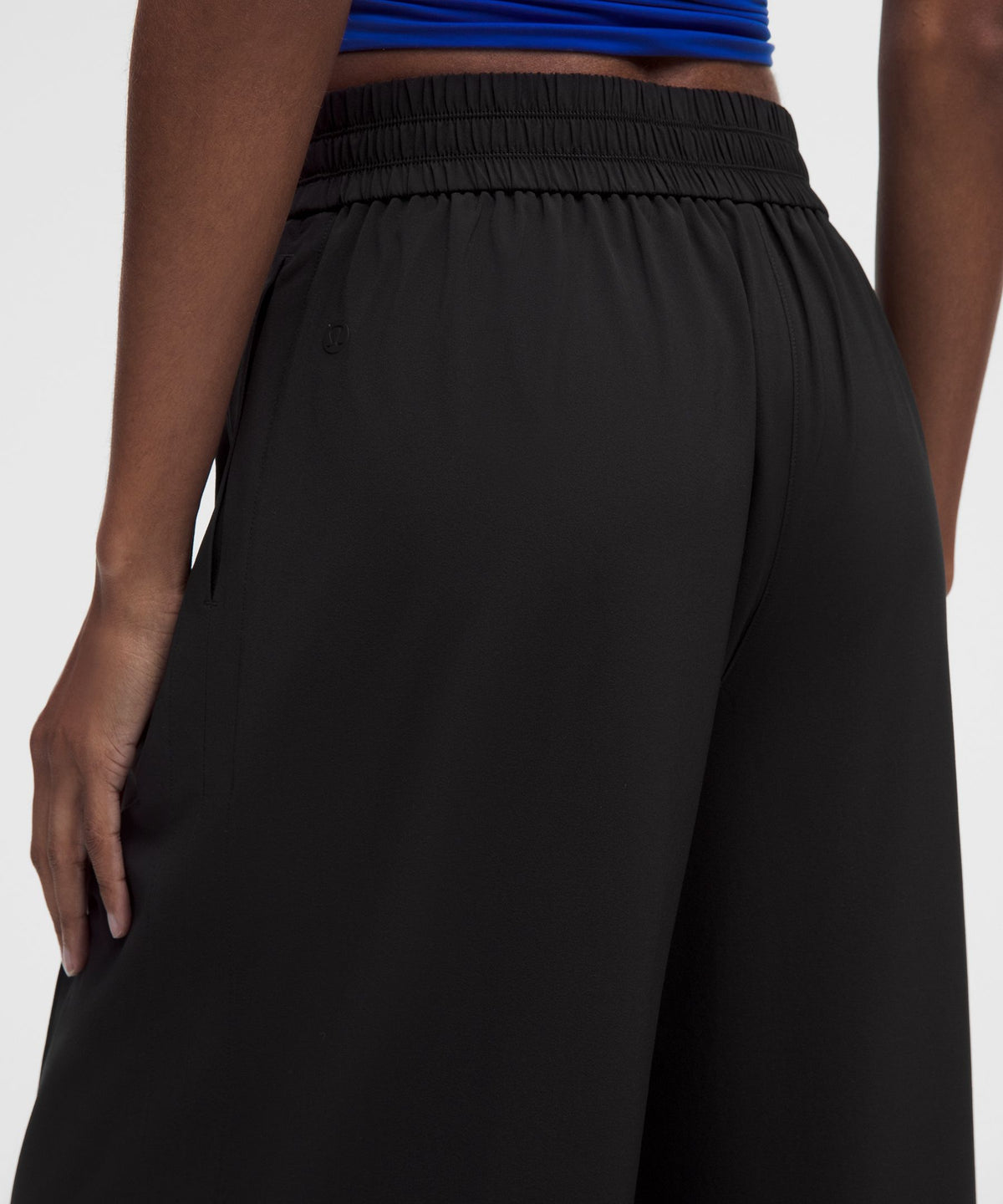 Breezily Mid-Rise Cropped Pant