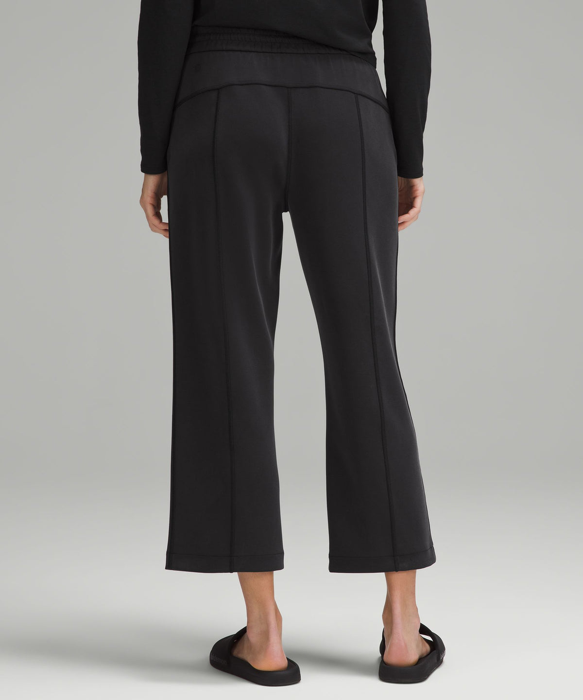 Softstreme High-Rise Straight-Leg Cropped Pant