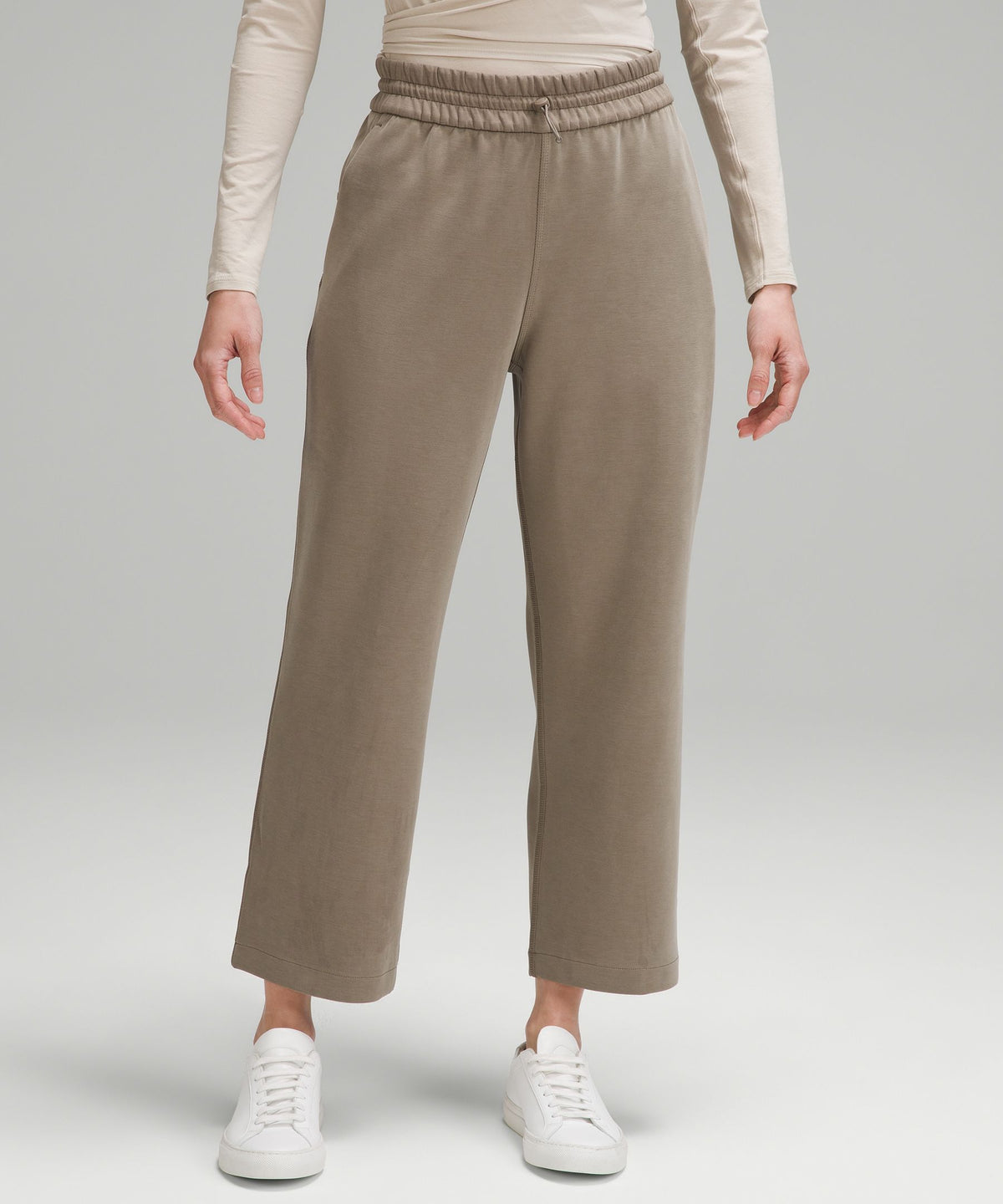 Softstreme High-Rise Straight-Leg Cropped Pant