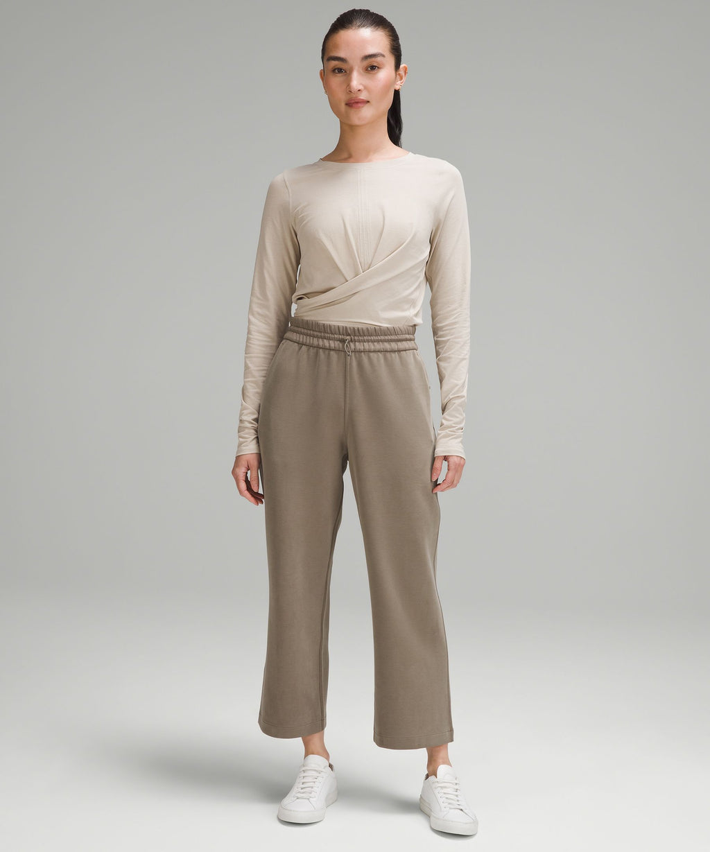 Softstreme High-Rise Straight-Leg Cropped Pant
