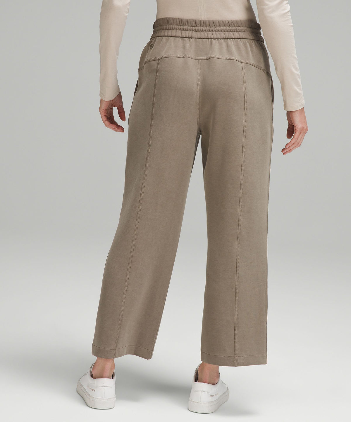 Softstreme High-Rise Straight-Leg Cropped Pant