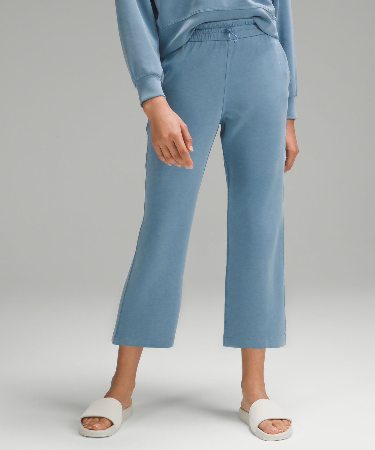 Softstreme High-Rise Straight-Leg Cropped Pant