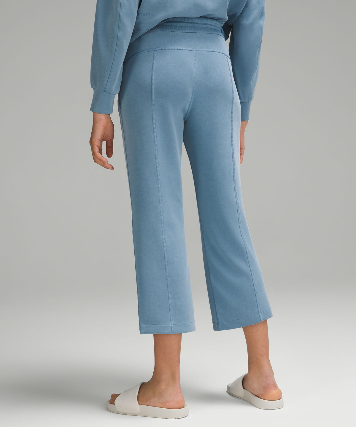 Softstreme High-Rise Straight-Leg Cropped Pant