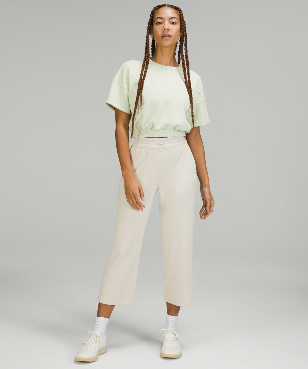 Softstreme High-Rise Straight-Leg Cropped Pant