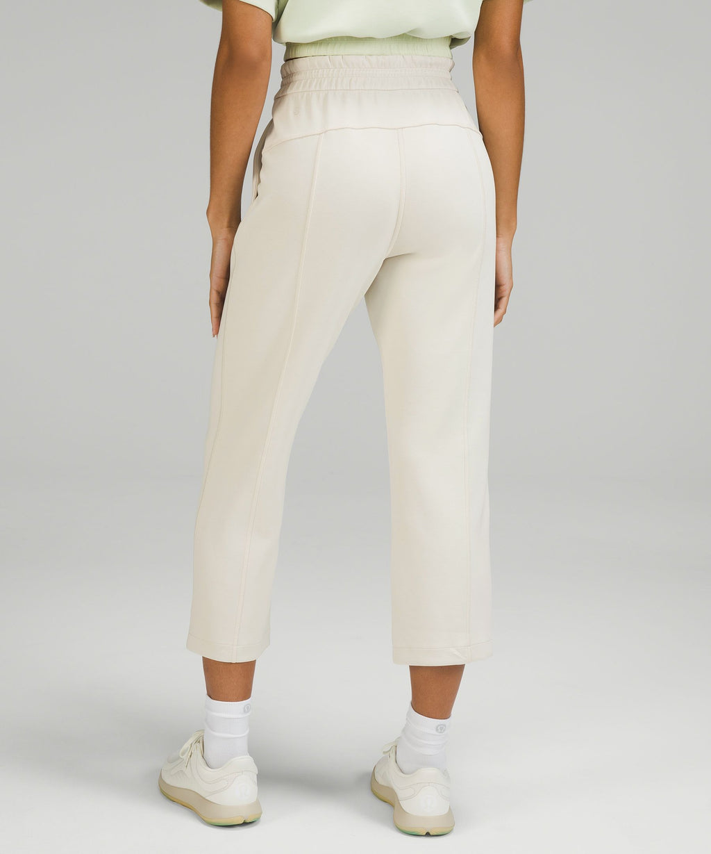 Softstreme High-Rise Straight-Leg Cropped Pant