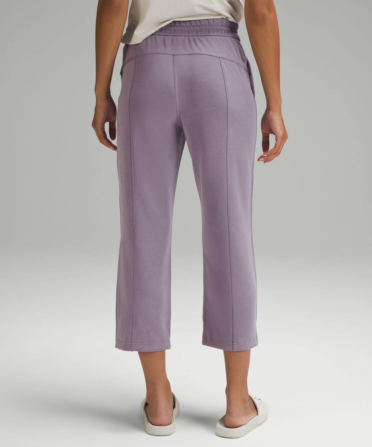 Softstreme High-Rise Straight-Leg Cropped Pant