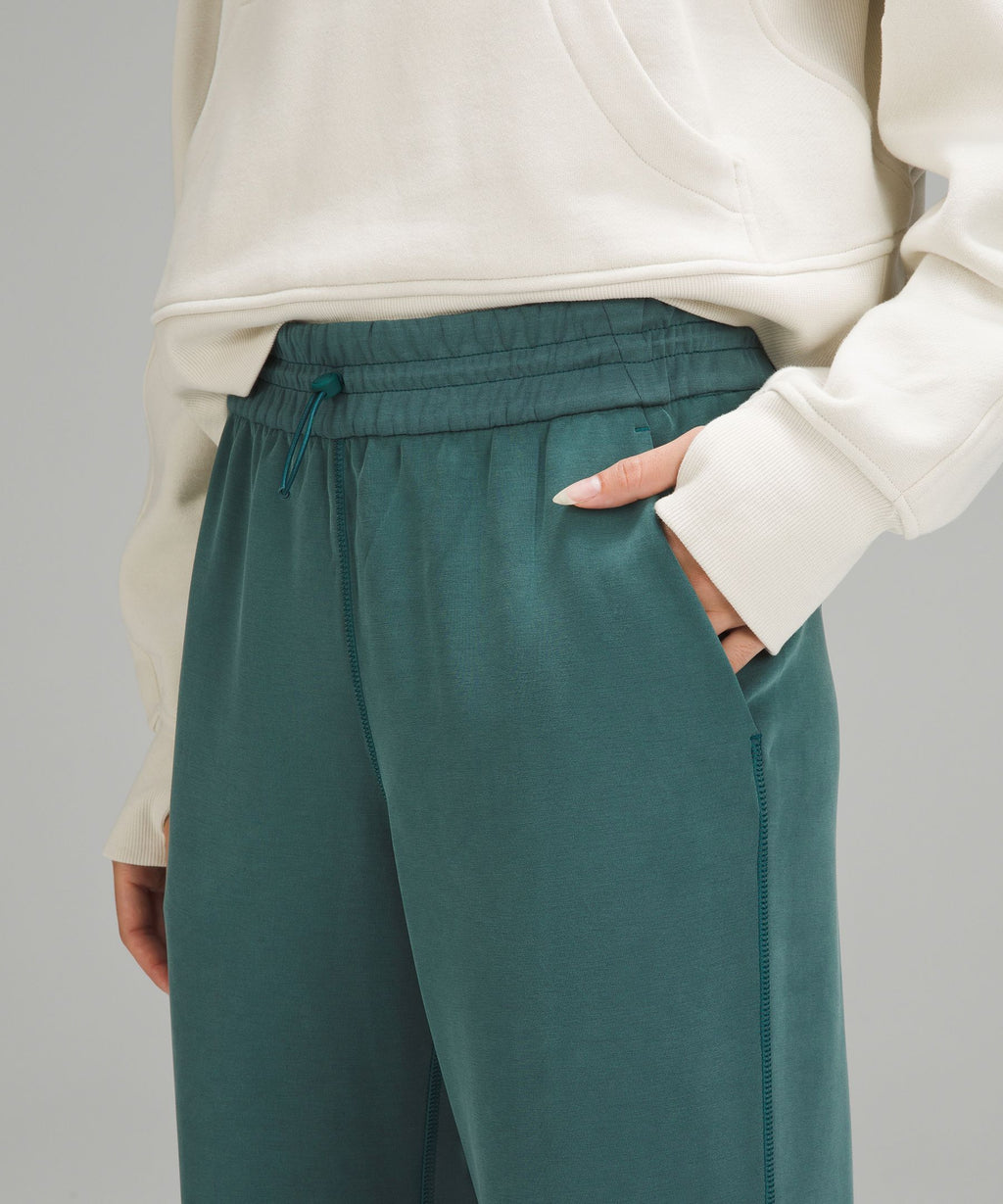 Softstreme High-Rise Straight-Leg Cropped Pant