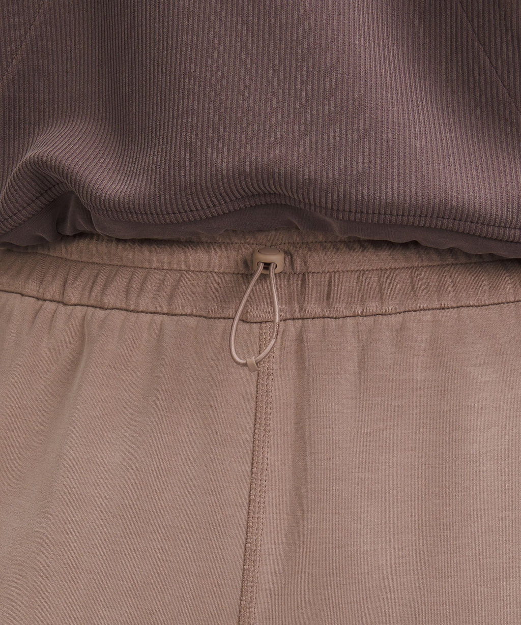 Softstreme High-Rise Straight-Leg Cropped Pant