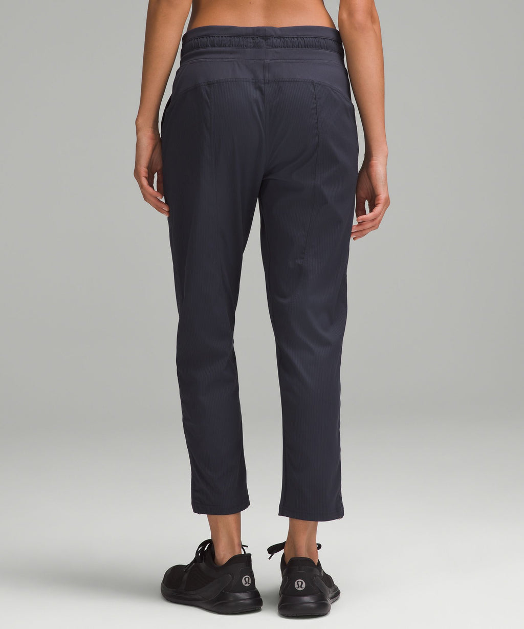 Dance Studio Mid-Rise Cropped Pant