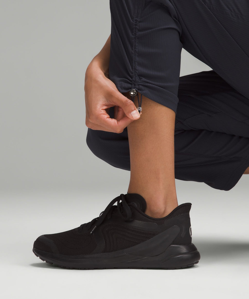 Dance Studio Mid-Rise Cropped Pant