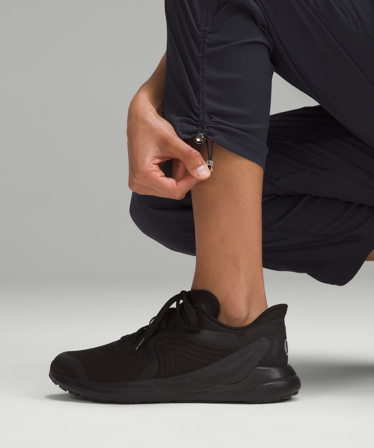 Dance Studio Mid-Rise Cropped Pant