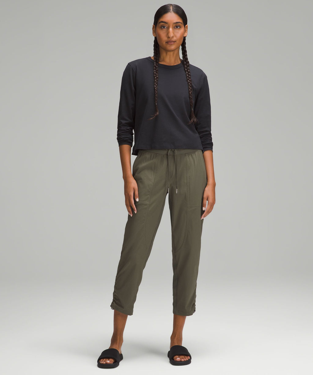 Dance Studio Mid-Rise Cropped Pant