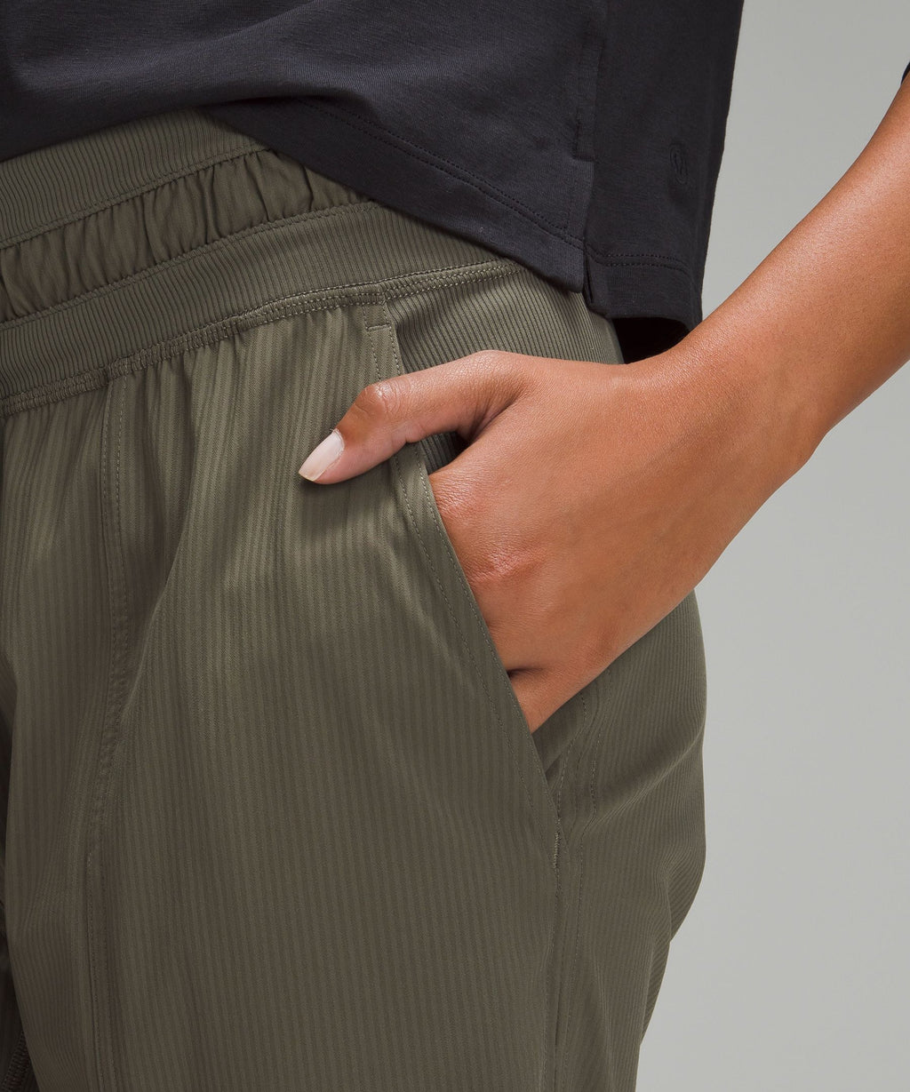 Dance Studio Mid-Rise Cropped Pant