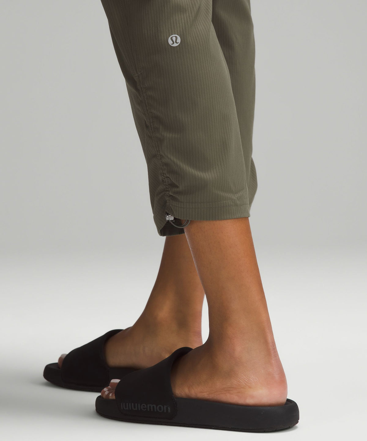 Dance Studio Mid-Rise Cropped Pant