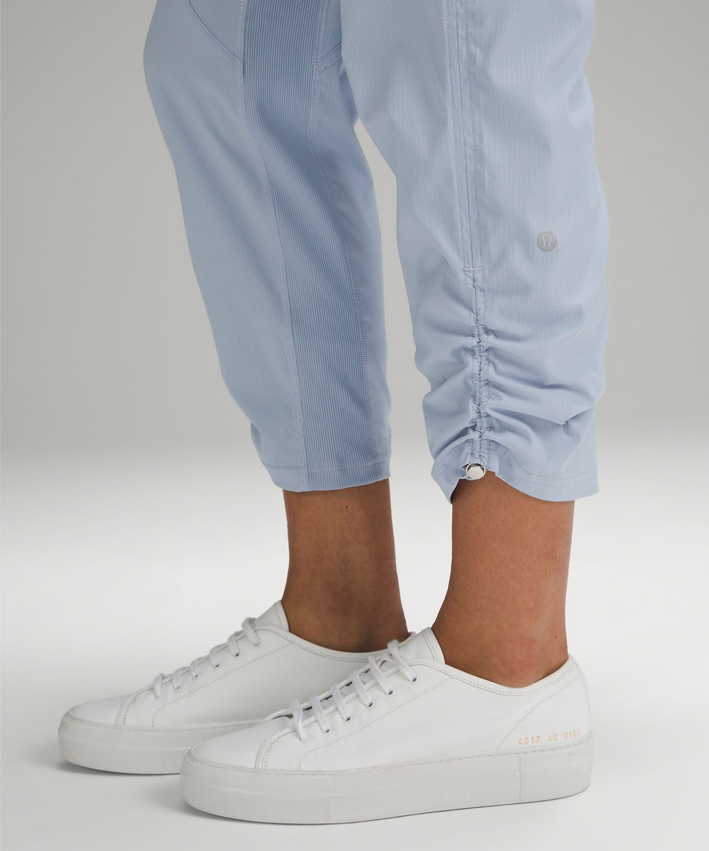 Dance Studio Mid-Rise Cropped Pant