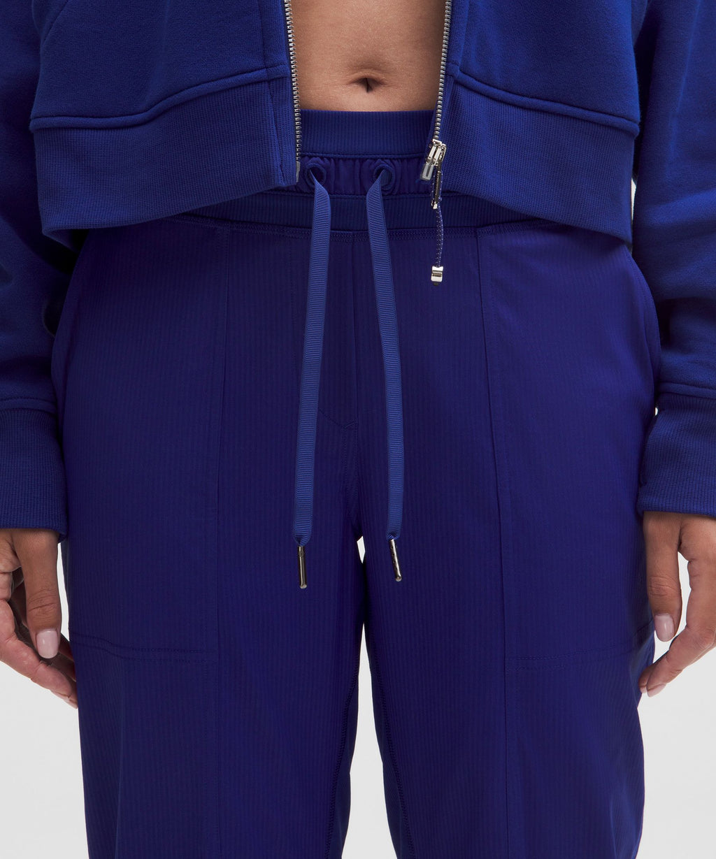 Dance Studio Mid-Rise Cropped Pant